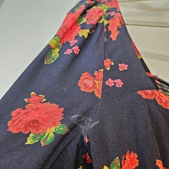 Favorite Daughter The One That Got Away Floral Top - Picture 5 of 7